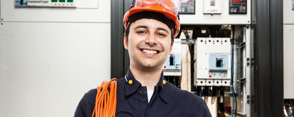 realiza Curso de Instalador Electricista